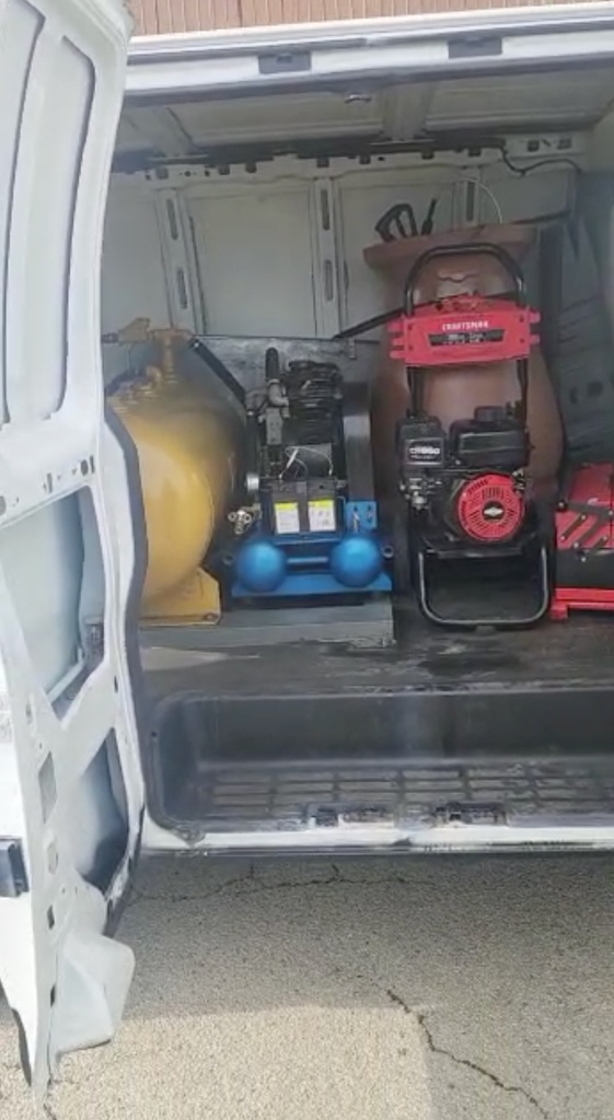 Oil change van 3